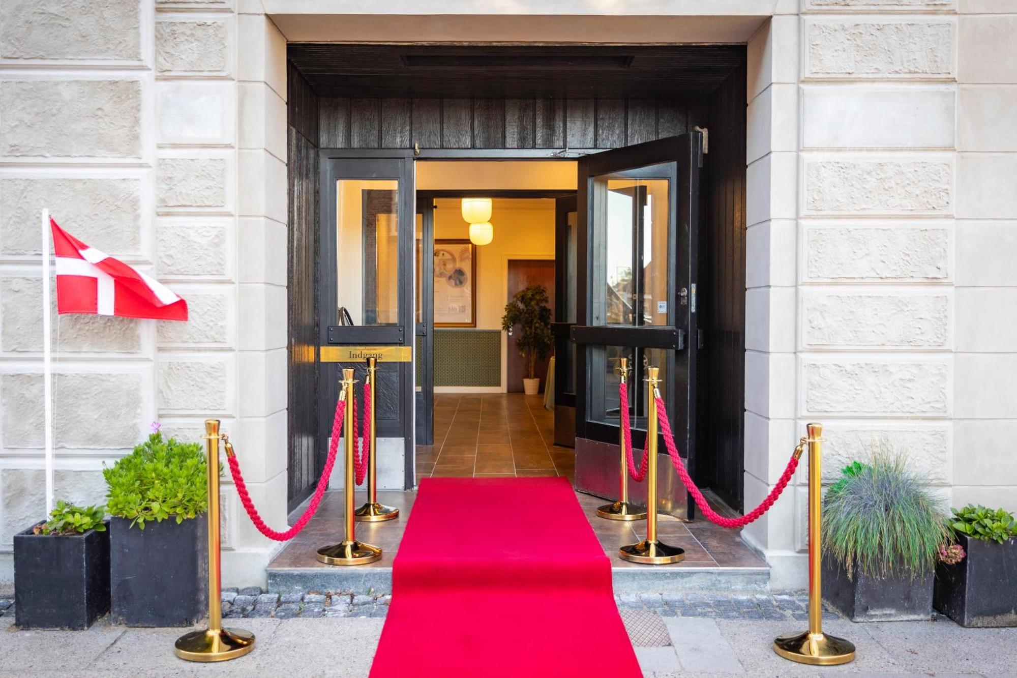 Hotel Harmonien Наксков Екстериор снимка